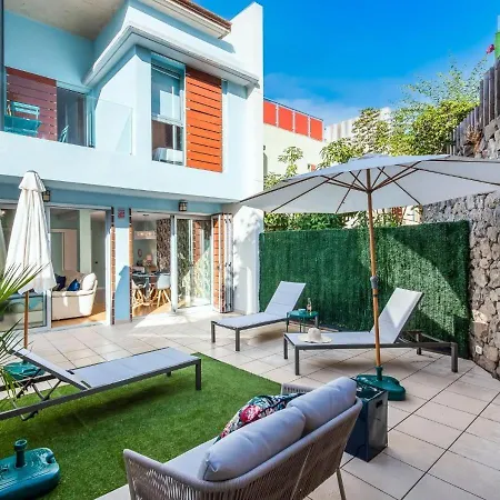 Family House With Patio And Communal Pool